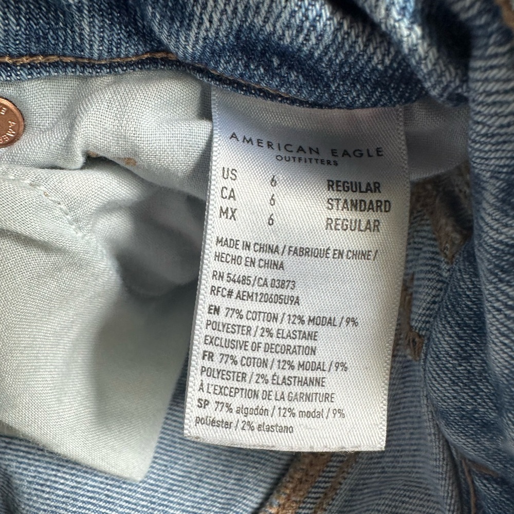 American Eagle Outfitters Light Blue Distressed Boyfriend Jeans - Picture 2 of 7